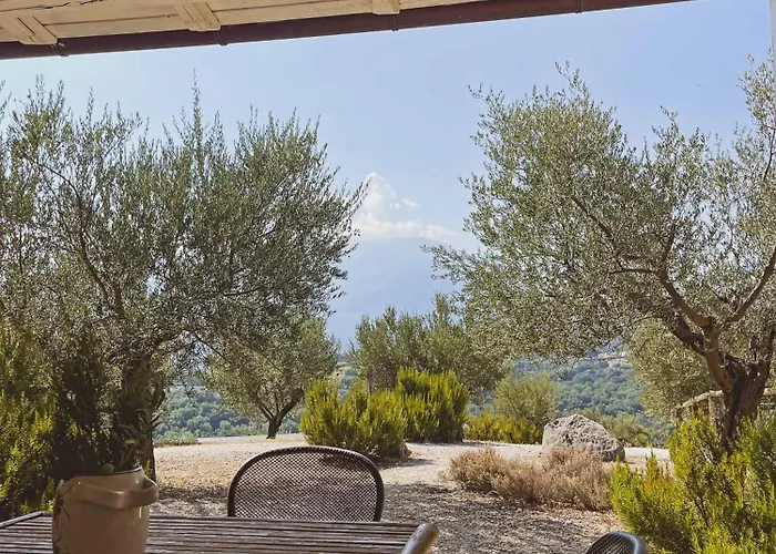 Alloggio per agriturismo Pietra Pizzuta *